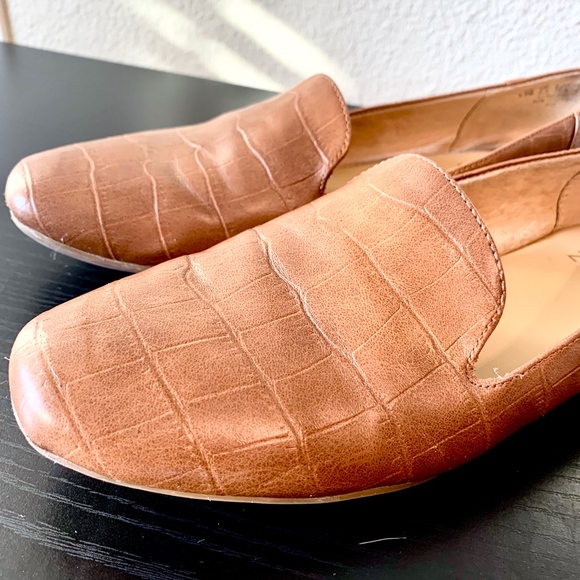 Naturalizer Kit Croc-Embossed Faux Leather Loafer - Picture 3 of 5